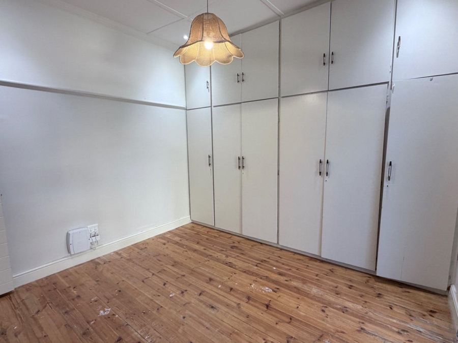 To Let 3 Bedroom Property for Rent in Vredehoek Western Cape